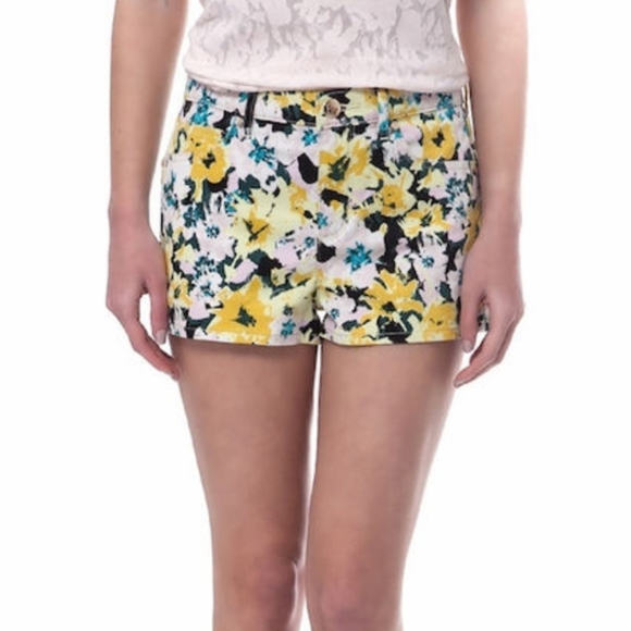 Juicy Couture Shorts - Picture 1 of 8